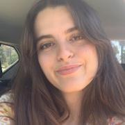 Estudiante de último año en ciencias ambientales. Doy clases de todas las materias de primaria incluyendo inglés y francés. También me adapto a secundaria.